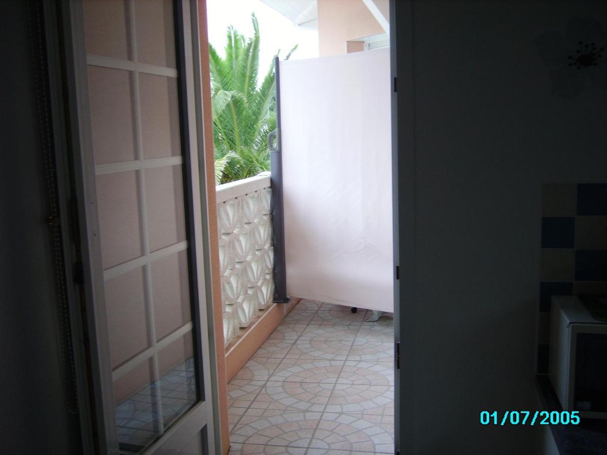 Chez Martine Appt Climatise 1 Chambre 卡布勒通 外观 照片